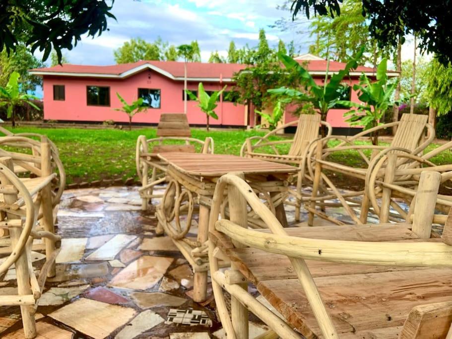 Bungalow X Garten & Terrasse X Wlan X Europaeisch Moshi Exterior foto